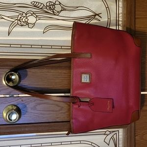 Dooney & Bourke shoulder tote